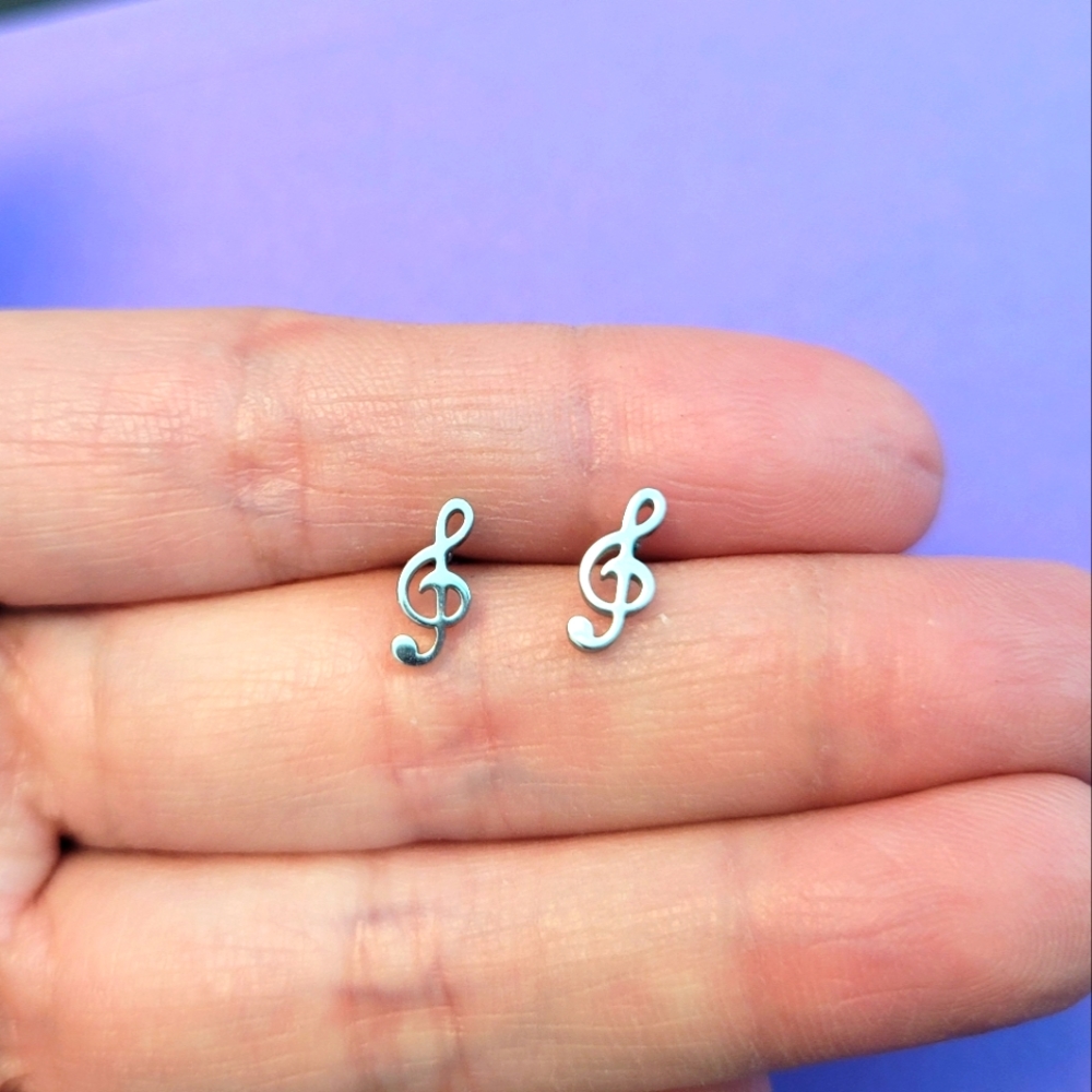 Set of music 🎼 note shaped stainless steel earrings with push backings